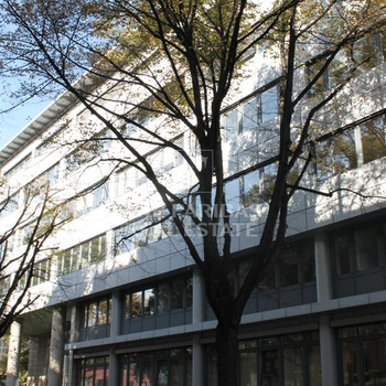 repräsentative und komfortabel ausgestattete Büroflächen am Spreebogen