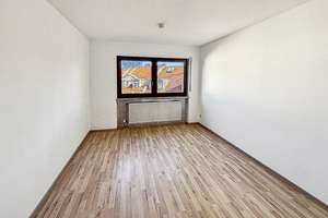 Familienfreundliches Reihenmittelhaus mit Süd-West-Terrasse in Nürnberg-Laufamholz – Die vollständige Adresse der Immobilie erhältst du vom Anbieter., 90482 Laufamholz, Nürnberg – Vorschaubild 7