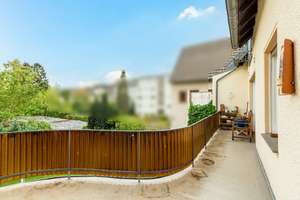 Großzügige Familienwohnung mit traumhaftem Sonnenbalkon, neuem Carport und Potenzial in Dottendorf – Die vollständige Adresse der Immobilie erhältst du vom Anbieter., 53129 Dottendorf, Bonn – Vorschaubild 17