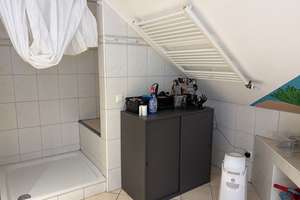 „Ideal für einen Handwerker“
Freistehendes  Einfamilienhaus mit Altbau-Charme in 47228 Duisburg – Die vollständige Adresse der Immobilie erhältst du vom Anbieter., 47228 Bergheim, Duisburg – Vorschaubild 18