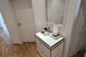Charmante Altbauwohnung mit Stuck, Parkett und Balkon in Bad Cannstatt – 3 Zimmer, 68 m² – Die vollständige Adresse der Immobilie erhältst du vom Anbieter., 70372 Seelberg, Stuttgart – Vorschaubild 7