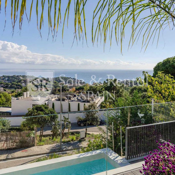 EXKLUSIVE NEUBAUVILLA DER LUXUSKLASSE MIT POOL UND UNVERBAUTEM BLICK IN LLORET DE MAR