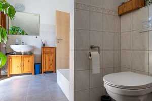 Exklusives Einfamilienhaus mit Charme und Modernität auf gepflegtem Grundstück mit 2 Stellplätzen – Berlin – Vorschaubild 11