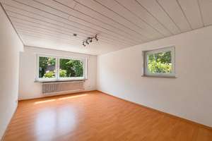 Reihenendhaus in Bietigheim-Bissingen (Wohngebiet Sand):  4 Zimmer, modernes Bad, EBK & Garten