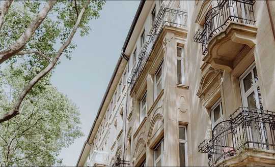 Kernsanierter Altbau in der Mannheimer Oststadt mit Dachterrasse und Balkon