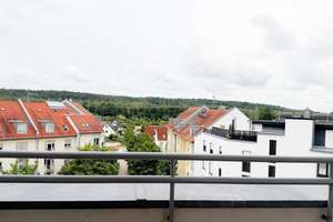 Betreutes Wohnen mit Dachterrasse: Weitblick über den Stadtwald, bezugsfertig und provisionsfrei – Rehhofstr. 142, 90482 Laufamholz, Nürnberg – Vorschaubild 1