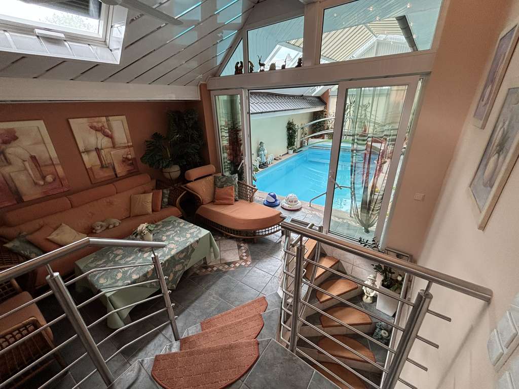 Immobilie in Cloppenburg - Exklusives Einfamilienhaus mit Swimmingpool in Cloppenburg zu verkaufen! - Bild 1