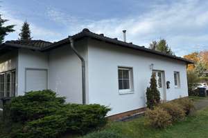 Bungalow mit unverbautem Blick in waldreicher Siedlungslage !! – Die vollständige Adresse der Immobilie erhältst du vom Anbieter., 6868 Mühlstedt, Dessau-Roßlau – Vorschaubild 1