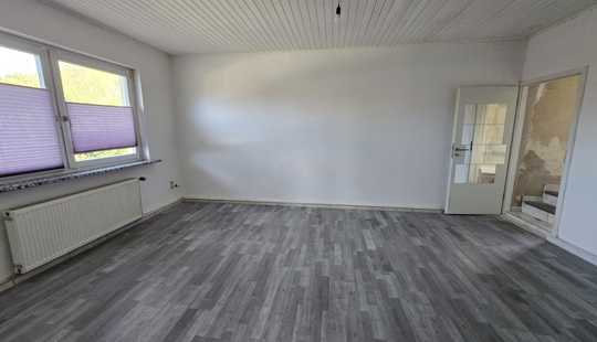 Bild von Sanierungsbedürftiges Zweifamilienhaus mit großem Grundstück in naturnaher Lage von Westercelle