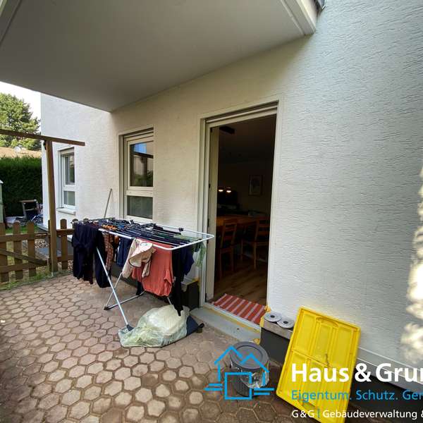 *** Großzügige, helle 5-Zimmer-Erdgeschoss-Wohnung mit Terrasse und Gemeinschaftsgarten ****