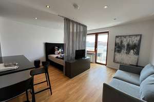 Exklusives vollmöbliertes Appartement in Schwabing – Theo-Prosel-Weg 1, 80797 Schwere-Reiter-Straße, München – Vorschaubild 1