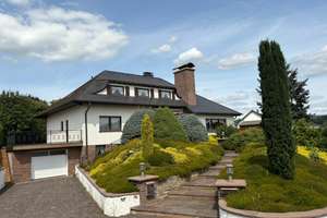 **Exklusives, großzügiges Einfamilienhaus mit Schwimmbad in der Eifel** – Die vollständige Adresse der Immobilie erhältst du vom Anbieter., 54608 Bleialf – Vorschaubild 1
