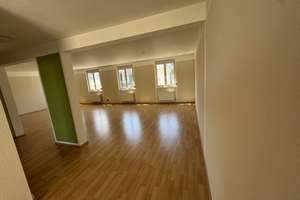Helle Altbau-Wohnung in Bestlage: Großzügige 3,5 Zimmer mit zwei Loggien in der Koblenzer Altstadt – Die vollständige Adresse der Immobilie erhältst du vom Anbieter., 56068 Altstadt, Koblenz – Vorschaubild 3