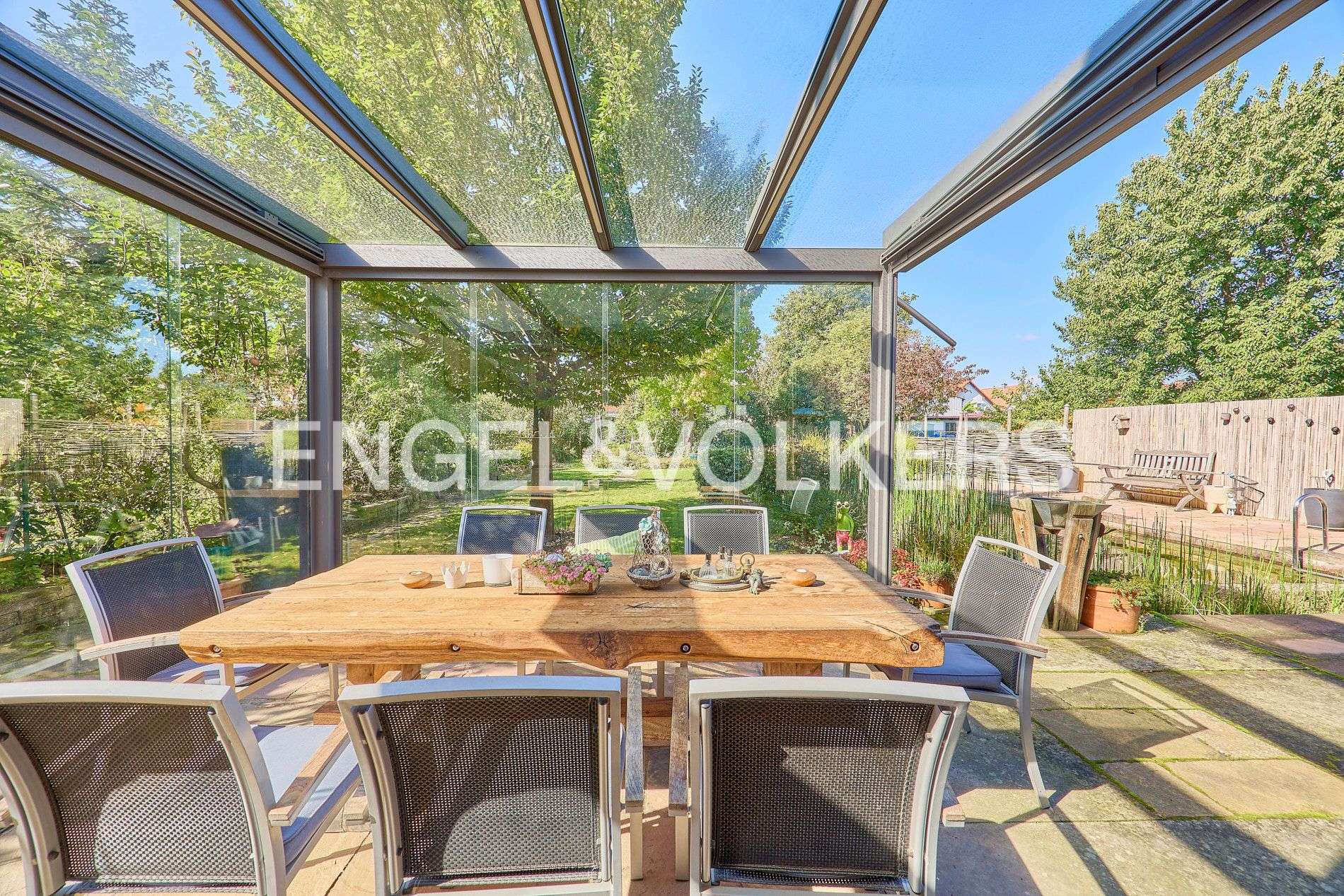 Immobilie in Römerberg - Stilvolles Wohnen in grüner Umgebung: 
Naturschwimmteich und nachhaltige Technik! - Bild 4