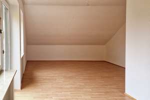 Schöne 2-Zimmer-DG-Wohnung in Bonn / Bad Godesberg mit neuem Bad, Einbauküche, Balkon und Stellplatz – Die vollständige Adresse der Immobilie erhältst du vom Anbieter., 53179 Rüngsdorf, Bonn – Vorschaubild 8
