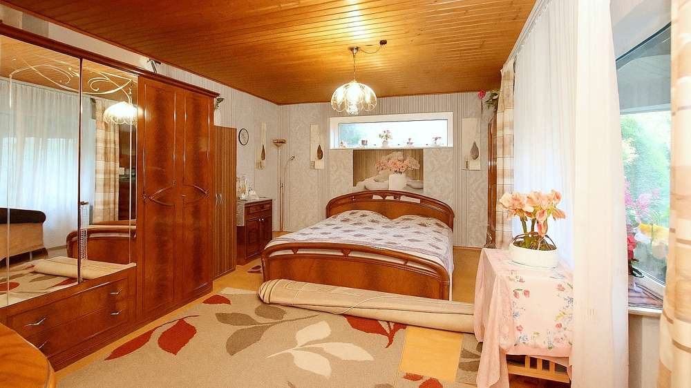 Immobilie in Edewecht - Ein-/Zweifamilienhaus mit großzü. Garten, Garage sowie abtrennbarem Bauplatz in Edewecht-Osterscheps - Bild 2