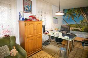 Freistehendes 3 Pateienhaus in Korschenbroich mit Garagen Stellplätzen und Garten in Toplage – Neuss (Rhein-Kreis) – Vorschaubild 4