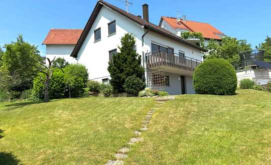 EIN- ODER ZWEIFAMILIENHAUS AUF SONNIGEM, GROßEM GRUNDSTÜCK IN AICHTAL-GRÖTZINGEN