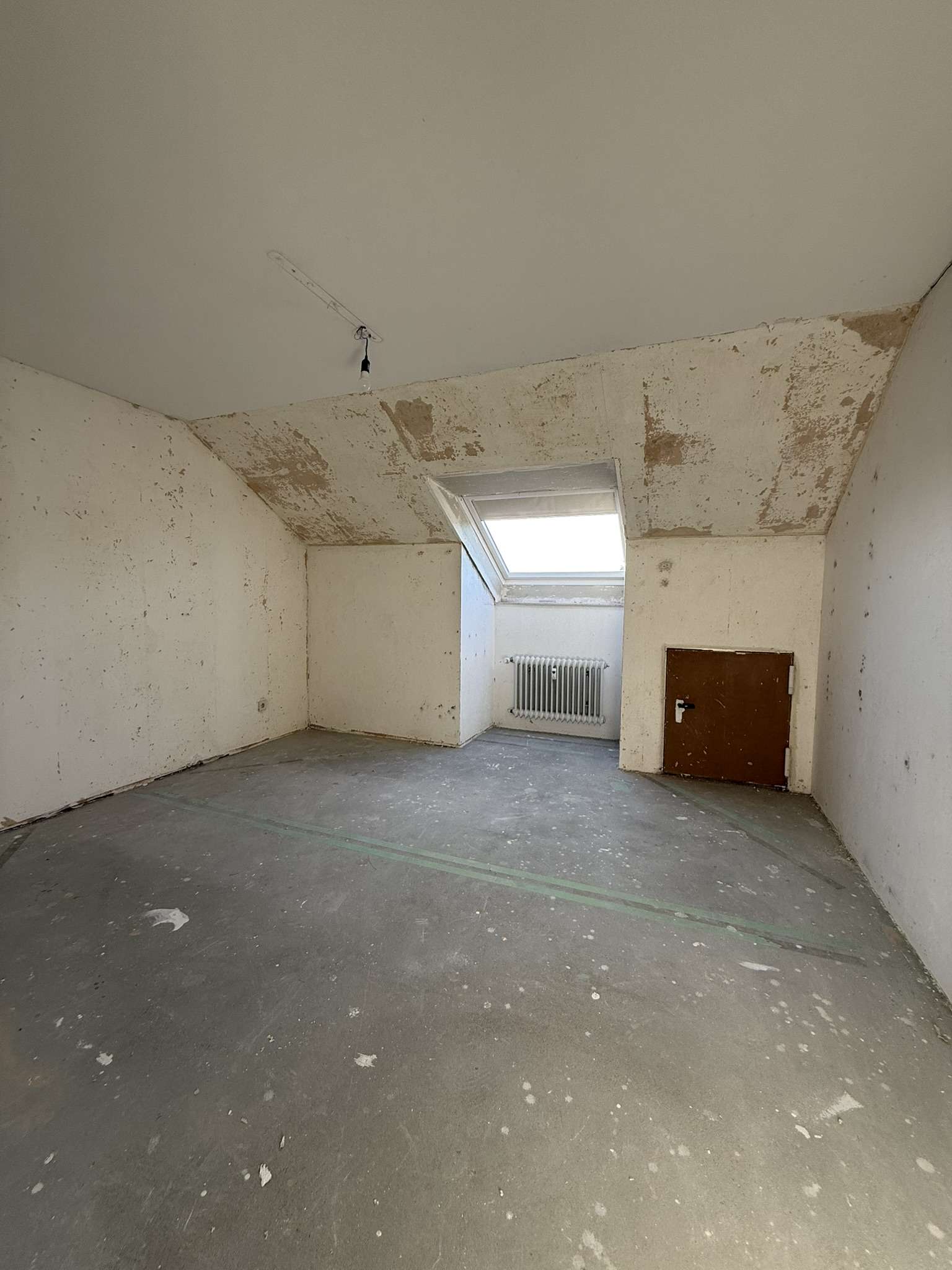 Entkernte Dachgeschosswohnung mit enormen Sanierungspotenzial!, Bielefeld – Bild 4