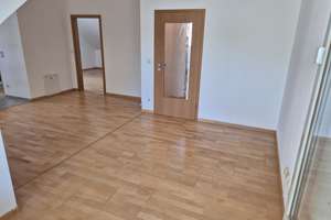 Privatverkauf! Gepflegte 2-Zimmer-Wohnung mit schöner Loggia – Erlbachstraße 11, 81249 Lochhausen, München – Vorschaubild 6