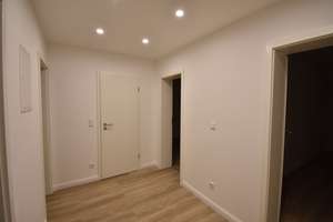 ERSTBEZUG nach Sanierung! Ideal geschnittene 3-Zimmer-Wohnung mit 2 Balkonen  – Paul-Bonatz-Straße 27, 40595 Garath, Düsseldorf – Vorschaubild 3