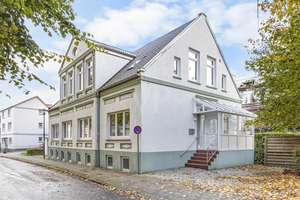 Stilvolle Stadtvilla in bester Lage von Jever mit drei genehmigten Ferienwohnungen – Die vollständige Adresse der Immobilie erhältst du vom Anbieter., 26441 Jever – Vorschaubild 3