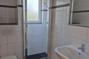 FAST Wie Neu !
Modernes Mehrfamilienhaus (Bj. 2013) sechs Wohnungen mit Traumblick zum Siebengebirg – Die vollständige Adresse der Immobilie erhältst du vom Anbieter., 53179 Lannesdorf, Bonn – Vorschaubild 16