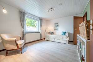 Saniertes Haus mit Einliegerwohnung – Die vollständige Adresse der Immobilie erhältst du vom Anbieter., 22949 Ammersbek – Vorschaubild 22