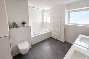 3-Zimmer-Wohnung mit 100 m² in Heidelberg-Wieblingen im 1.OG mit Luxus Bad, EBK, Gartenmitnutzung – Falkengasse 26, 69123 Wieblingen, Heidelberg – Vorschaubild 2