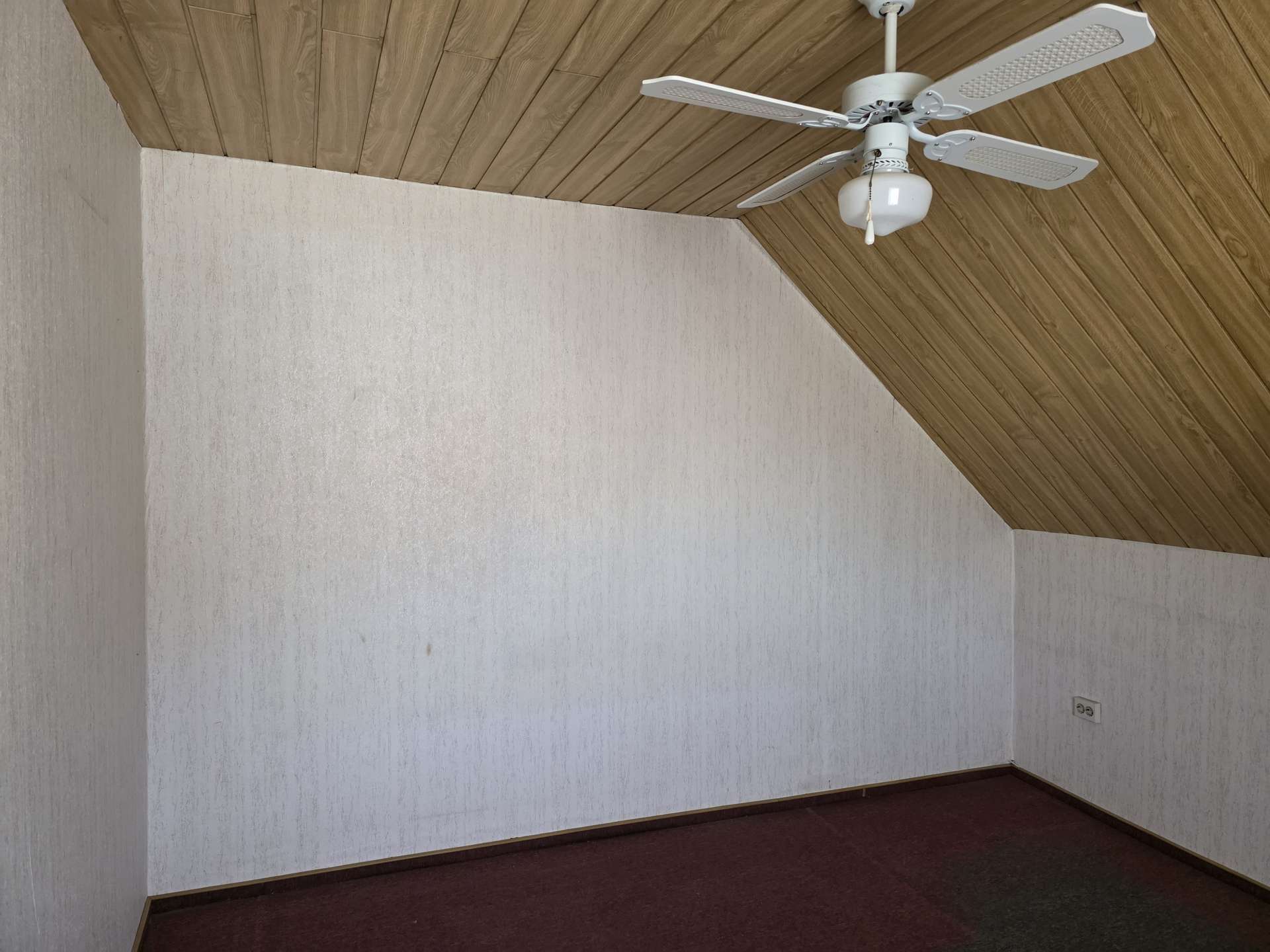 Immobilie in Illingen - Gemütliches Einfamilienhaus mit Einliegerwohnung und riesigem Garten in zentraler Lage - Bild 7