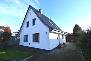 Volksbank Immobilien: Eigenheim  - modernisiert - reduziert - Details zum fertig stellen – Die vollständige Adresse der Immobilie erhältst du vom Anbieter., 27442 Gnarrenburg – Vorschaubild 1