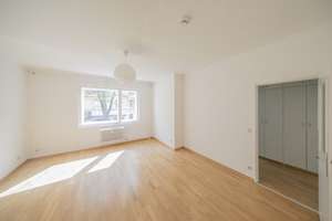 Wohnen am Ludwigkirchplatz: 3 Zi-Whg mit Aufzug Balkon u Stellplatz – 10719 Wilmersdorf, Berlin – Vorschaubild 3