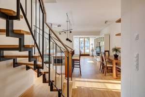 Maisonette-Wohnung 3-Zimmer mit 2 Balkonen in Altsolln – Karl-Marr-Straße 2, 81479 Solln, München – Vorschaubild 1