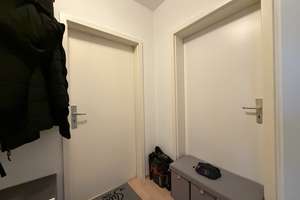 Charmante Dachgeschosswohnung im Altbau mit 2,5 Zimmern in der Wiesbadener Innenstadt – Die vollständige Adresse der Immobilie erhältst du vom Anbieter., 65185 Mitte, Wiesbaden – Vorschaubild 11