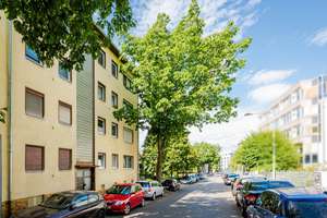 Frankfurt-Sachsenhausen: Attraktive Dreizimmerwohnung mit Balkon und Stellplatz ! – 60598 Sachsenhausen-Süd, Frankfurt am Main – Vorschaubild 3
