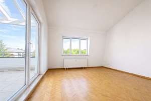 Ziehen Sie sofort ein - Maisonette-DG-Wohnung mit Loggia in Johanneskirchen – Die vollständige Adresse der Immobilie erhältst du vom Anbieter., 81927 Johanneskirchen, München – Vorschaubild 3