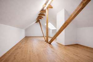 Courtagefrei: Außergewöhnlich viel Raum unter dem Dach – 141 m² Wohnung plus ca. 50 m² ausbau... – Die vollständige Adresse der Immobilie erhältst du vom Anbieter., 22559 Rissen, Hamburg – Vorschaubild 13