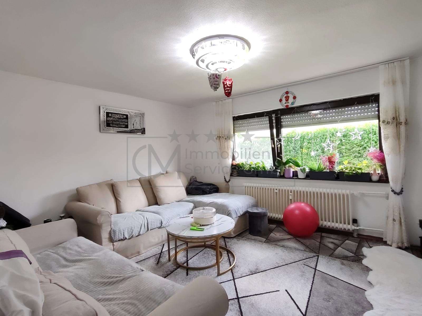 Immobilie in Schöneck - Charmante 3-Zimmer-Souterrainwohnung in ruhiger Lage - Bild 1