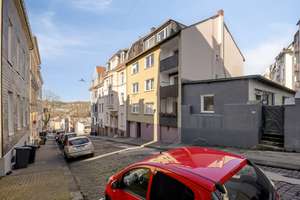 Helle 3-Zimmer-Wohnung mit Dachterrasse
Weitblick über Wuppertal inklusive – Die vollständige Adresse der Immobilie erhältst du vom Anbieter., 42285 Barmen, Wuppertal – Vorschaubild 22