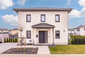 Neubau 2023 | EFH mit PV-Anlage, Speicher & Wärmepumpe | 145 m² | ruhige Lage – Die vollständige Adresse der Immobilie erhältst du vom Anbieter., 14974 Ludwigsfelde – Vorschaubild 1