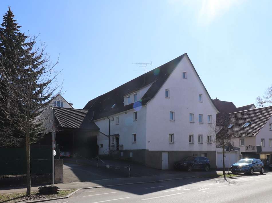 Nord-West, Hofzufahrt