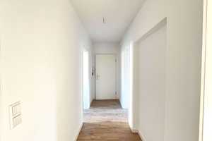 Stylish und modern! TOP Wannenbad + Einbauküche – Sudetenweg 15, 38448 Wolfsburg – Vorschaubild 8