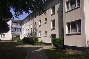 Schöne 2-Zimmer-Wohnung mit Tageslichtbad – Wilhelmstr. 17, 31275 Lehrte – Vorschaubild 1