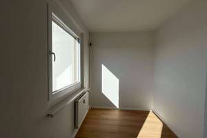Saniertes 1-Zimmer-Apartment | | EBK auf Wunsch – Neuplanitzer Straße 37, 8062 Neuplanitz, Zwickau – Vorschaubild 3
