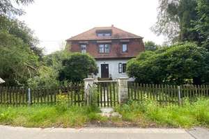 Villa "Merkel" (Sanierungsobjekt + Kulturdenkmal) mit ca. 2.124 m² Grundstück in idyllischer Lage