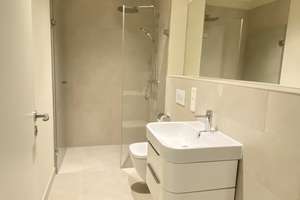Schöne 3-Zimmer-Neubauwohnung mit EBK, 2 Bädern & 2 Balkonen direkt gegenüber der East Side Gallery – Mühlenstraße, 32, 10243 Friedrichshain, Berlin – Vorschaubild 10