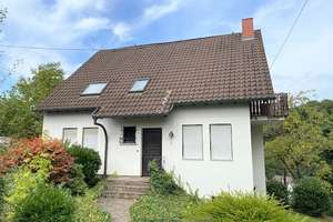 Das Haus für die große Familie mit Einliegerwohnung, Garten, Terrasse und Doppelgarage – Die vollständige Adresse der Immobilie erhältst du vom Anbieter., 66130 Brebach-Fechingen, Saarbrücken – Vorschaubild 2