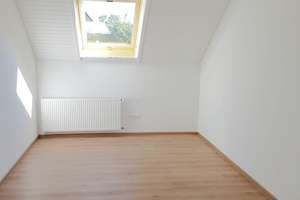 Attraktive Dachgeschosswohnung mit vier Zimmern und großem Balkon in Adelmannsfelden – Amselweg 2, 73486 Adelmannsfelden – Vorschaubild 7