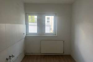 Helle 4-Zimmer-Wohnung mit Balkon