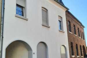 Kapitalanleger aufgepasst! Aufwendig saniertes Mehrfamilienhaus in Baesweiler-Oidtweiler! – Aachen (Kreis) – Vorschaubild 1